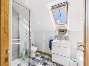 En-suite- click for photo gallery